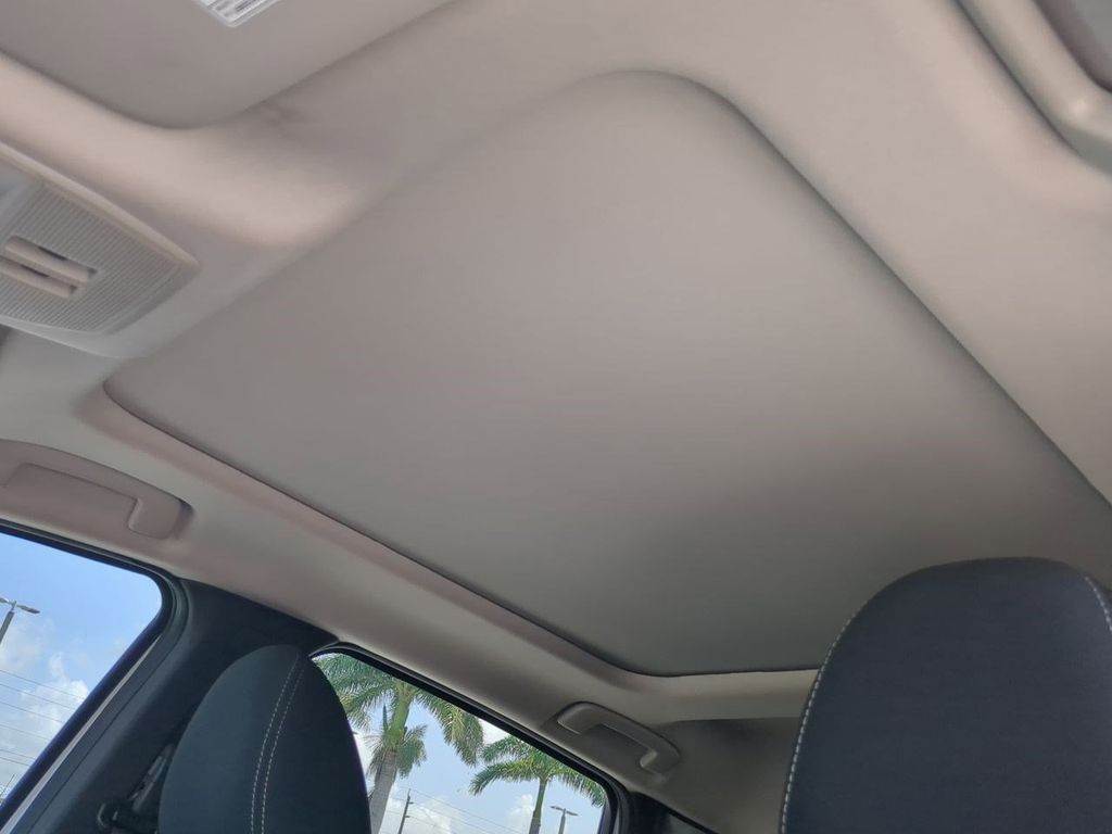 Vehicle image 29 of 31