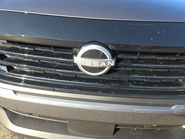 Vehicle image 43 of 66