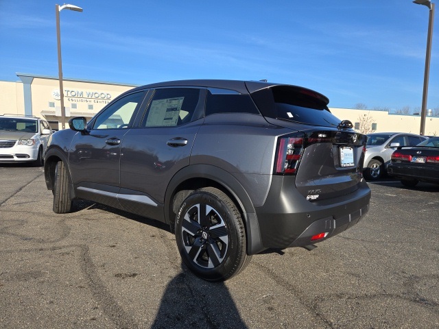 Vehicle image 8 of 66