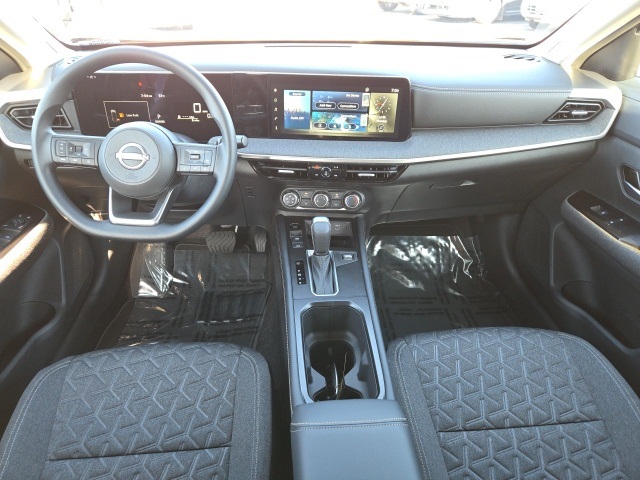 Vehicle image 16 of 66