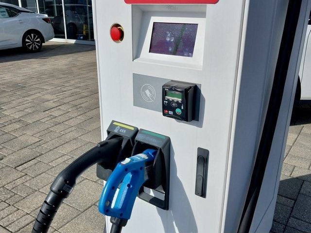 Vehicle image 29 of 66