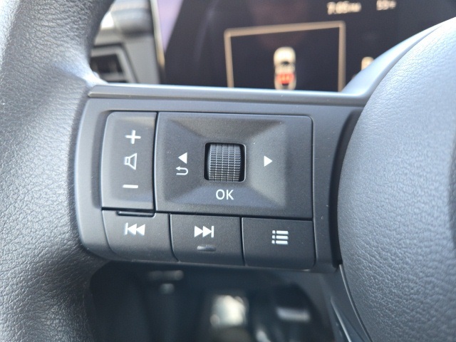 Vehicle image 30 of 66