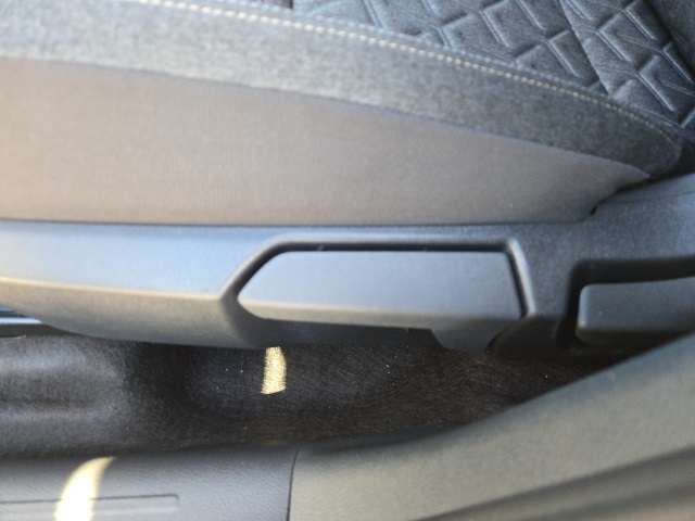 Vehicle image 34 of 66