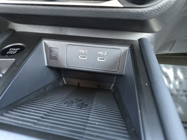 Vehicle image 27 of 66