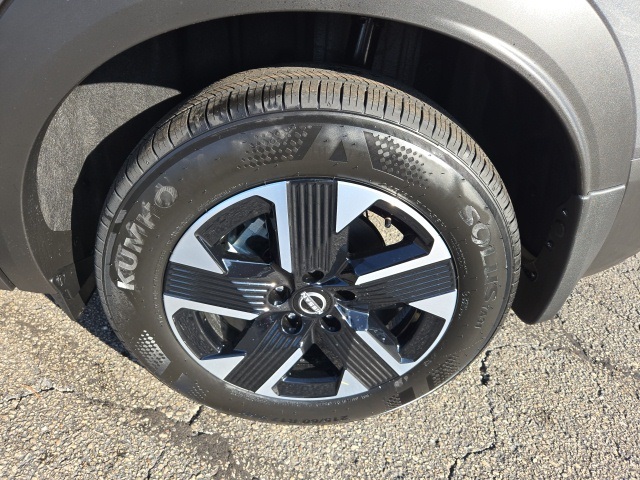 Vehicle image 10 of 66