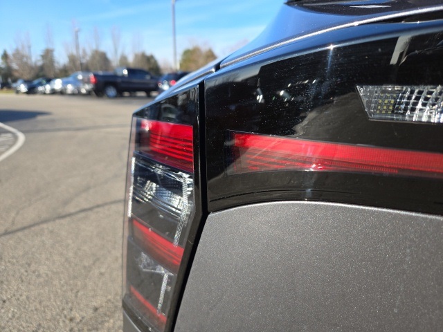 Vehicle image 52 of 66