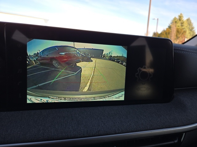 Vehicle image 23 of 66