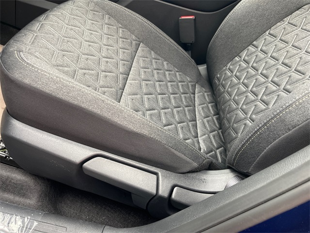Vehicle image 16 of 27
