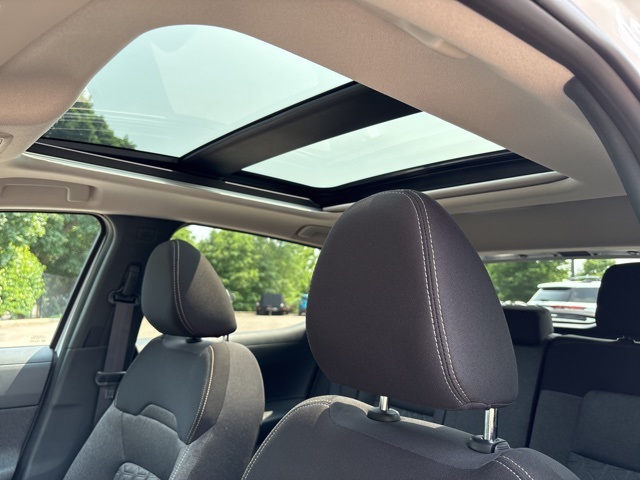 Vehicle image 18 of 69