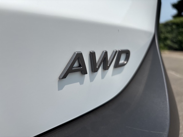 Vehicle image 13 of 69