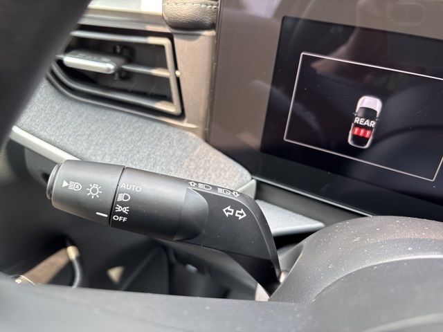 Vehicle image 37 of 69