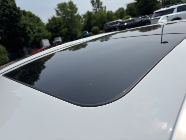 Vehicle image 17 of 69
