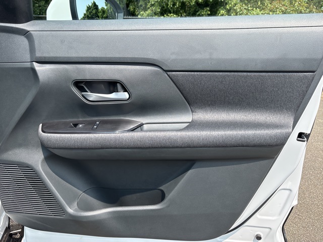 Vehicle image 25 of 69