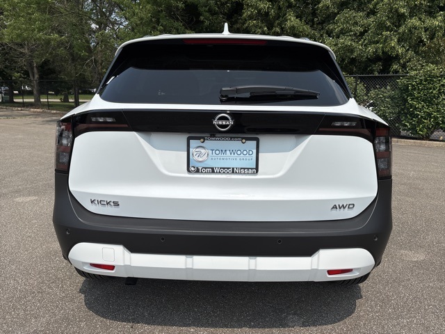 Vehicle image 7 of 69
