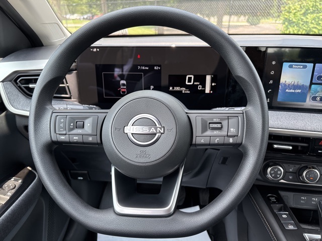 Vehicle image 33 of 69