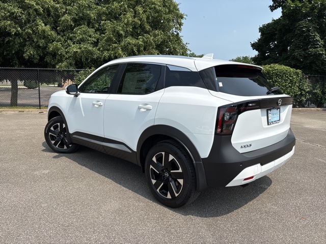 Vehicle image 8 of 69