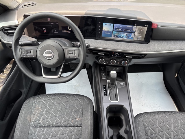Vehicle image 31 of 69