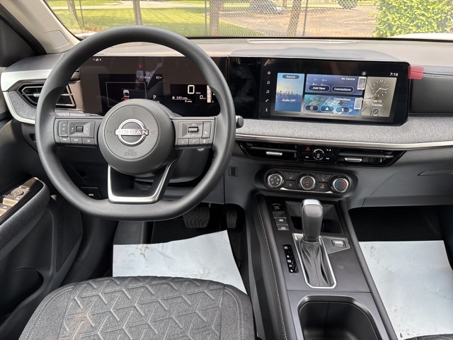 Vehicle image 32 of 69