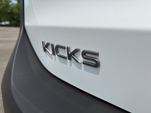 Vehicle image 14 of 69