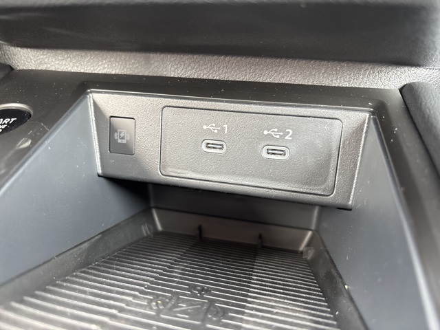 Vehicle image 40 of 69