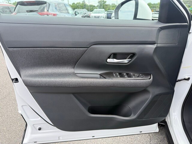 2025 Nissan Kicks SV Image 21 of 28