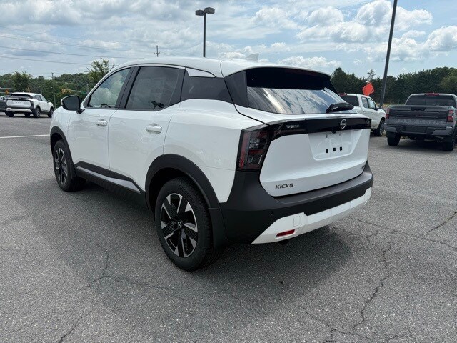 2025 Nissan Kicks SV Image 7 of 28