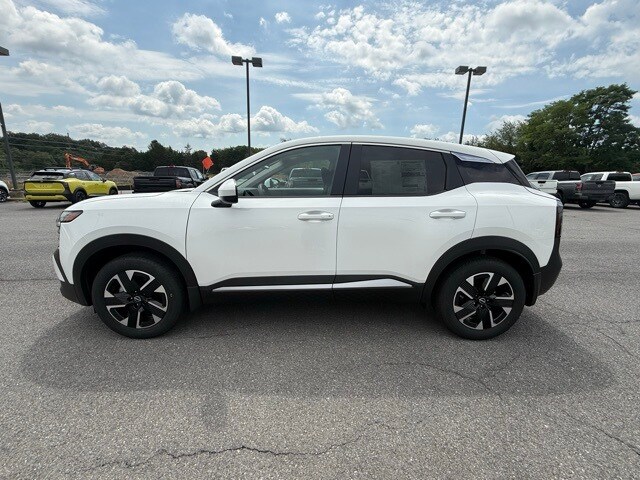 2025 Nissan Kicks SV Image 8 of 28