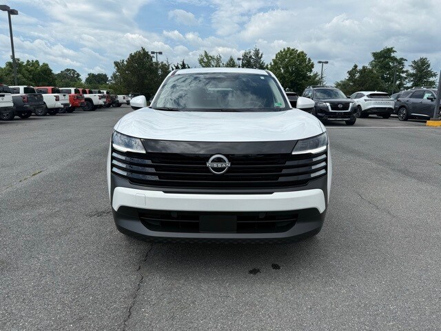 2025 Nissan Kicks SV Image 3 of 28