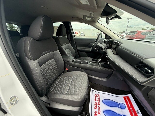 2025 Nissan Kicks SV Image 13 of 28
