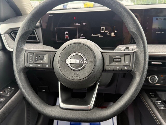 2025 Nissan Kicks SV Image 17 of 28