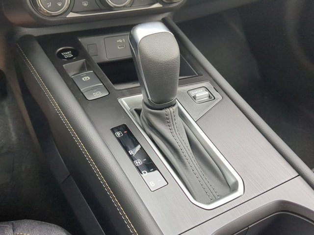 Vehicle image 10 of 15