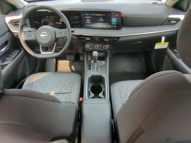 Vehicle image 11 of 15