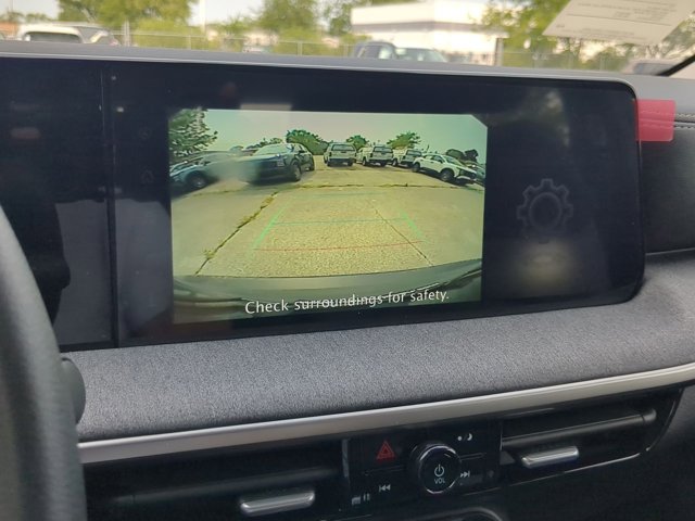 Vehicle image 9 of 15