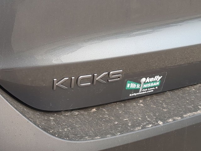 Vehicle image 12 of 15