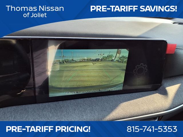 Vehicle image 15 of 25