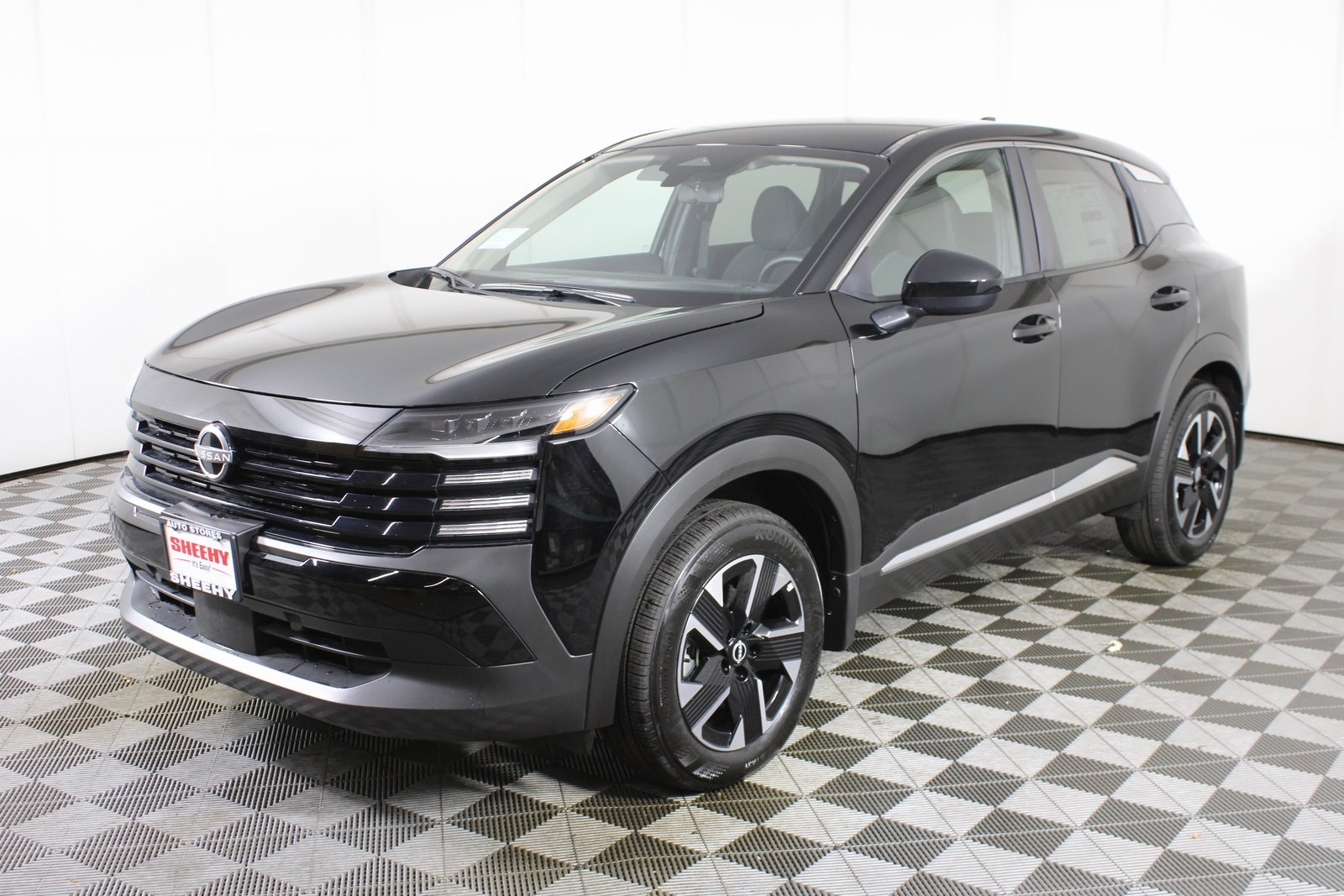 2025 Nissan Kicks SV Image 1 of 14