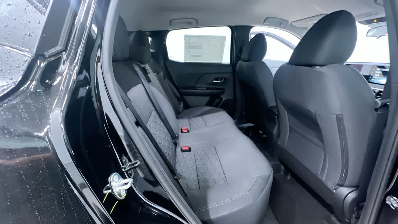 Vehicle image 36 of 43
