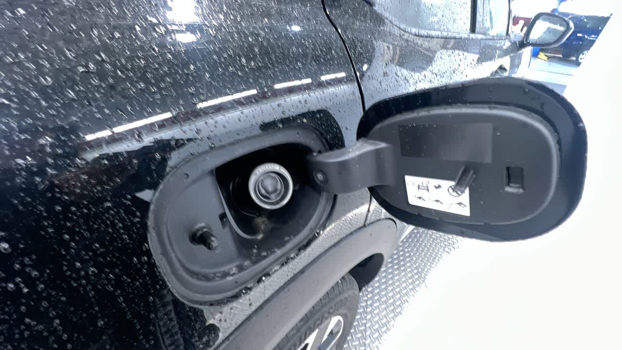 Vehicle image 39 of 43