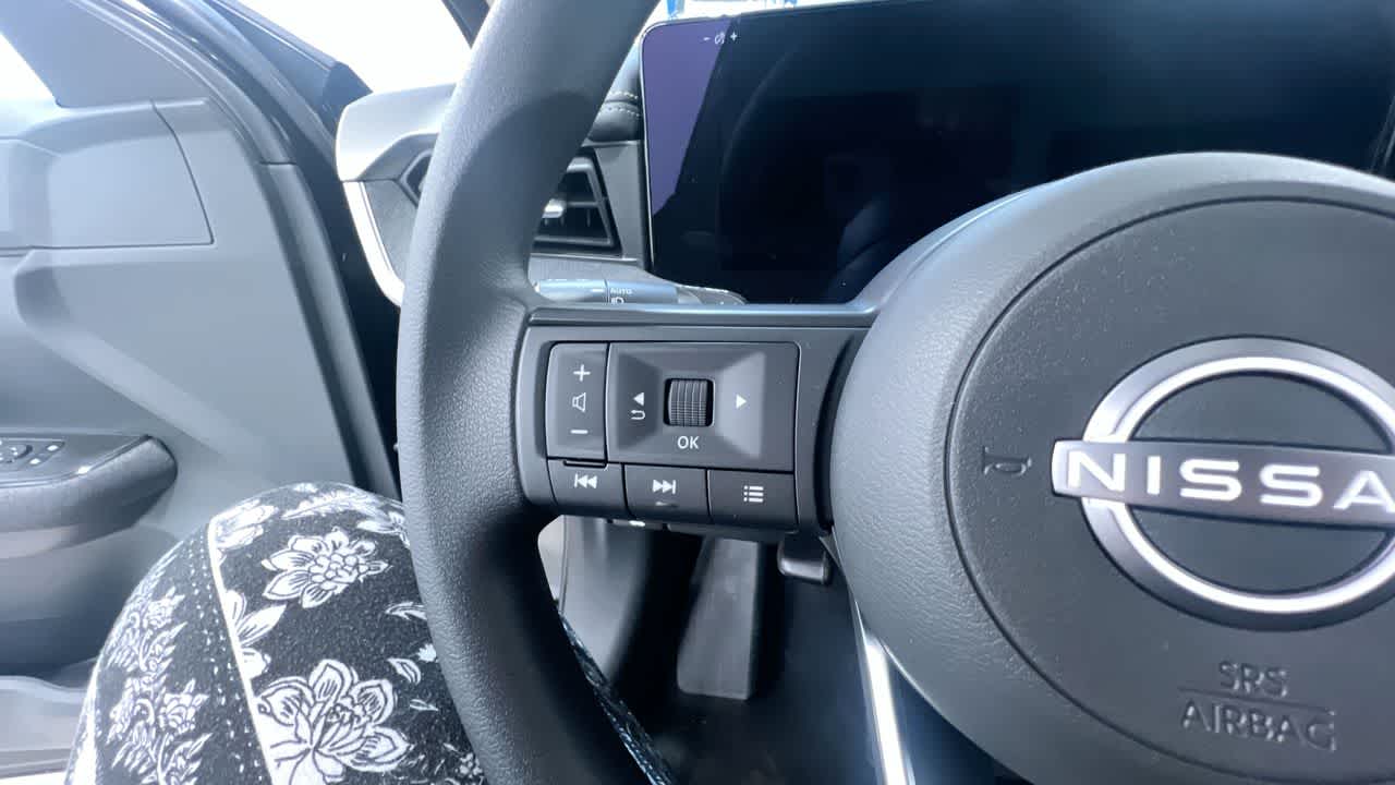 Vehicle image 19 of 43
