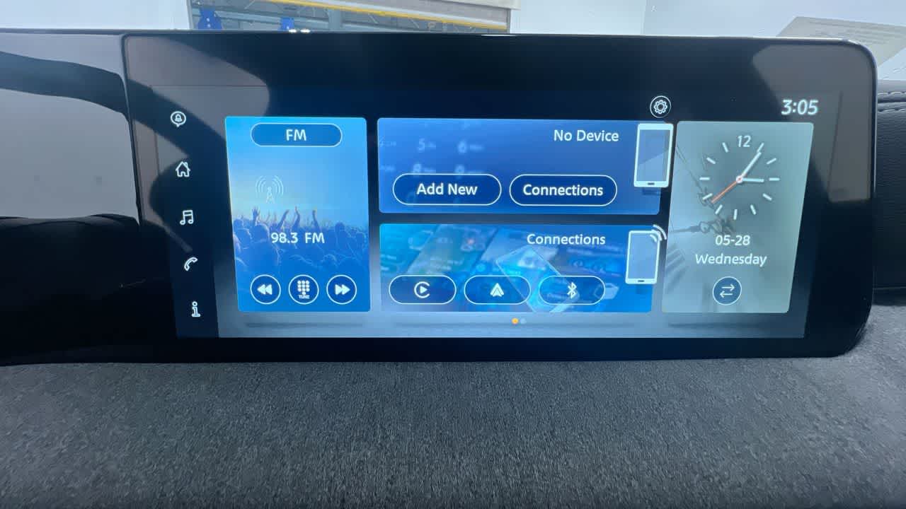 Vehicle image 23 of 43