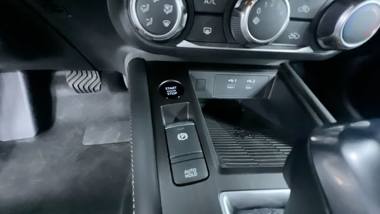 Vehicle image 16 of 43