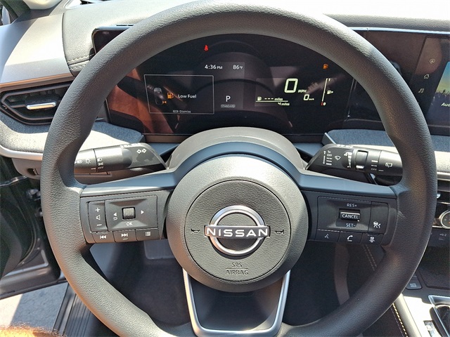 2025 Nissan Kicks SV Image 7 of 11