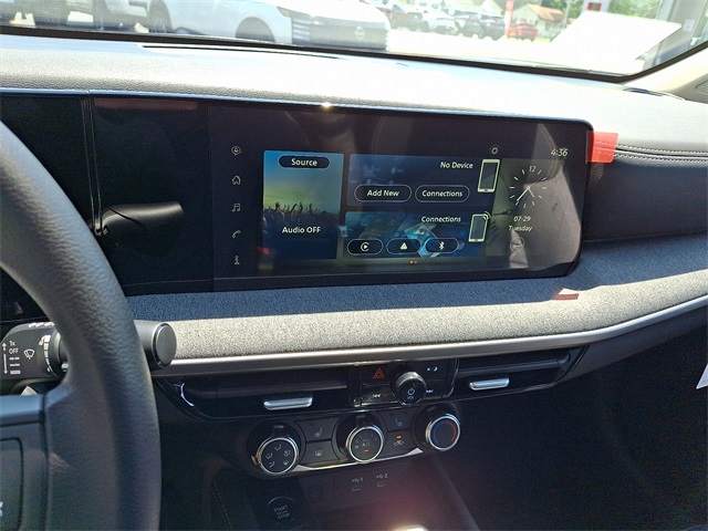 2025 Nissan Kicks SV Image 9 of 11