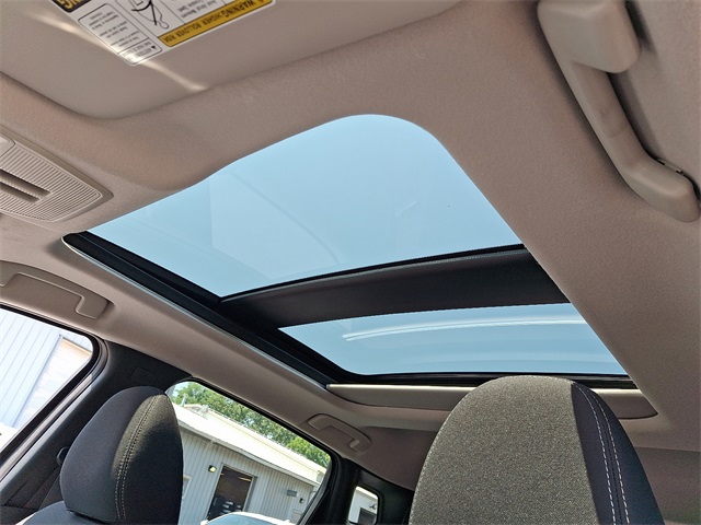 2025 Nissan Kicks SV Image 6 of 11