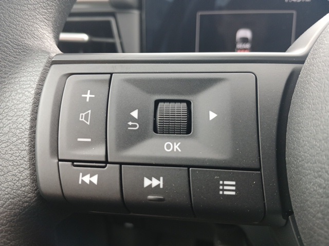 Vehicle image 33 of 69