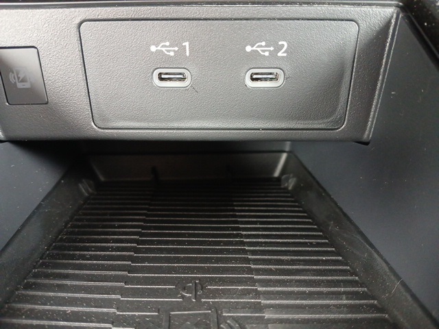 Vehicle image 40 of 69