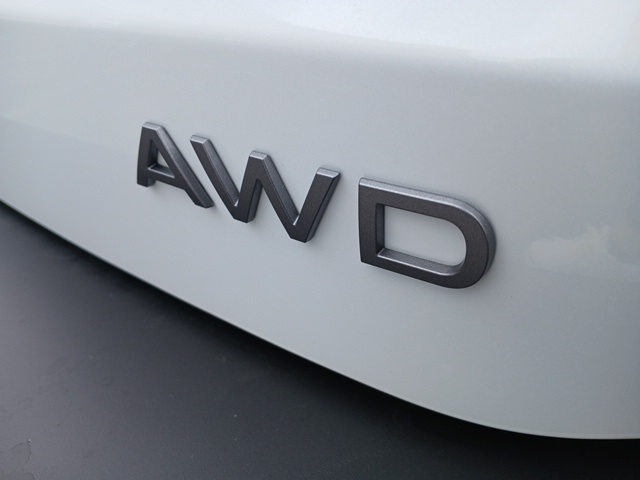 Vehicle image 13 of 69