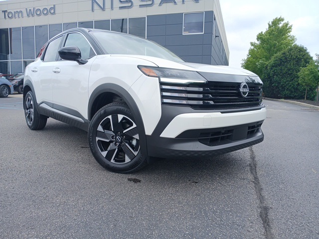 Vehicle image 3 of 69