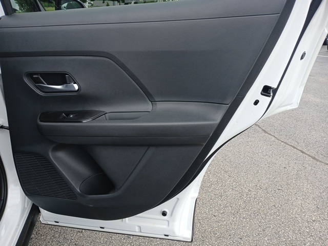 Vehicle image 26 of 69