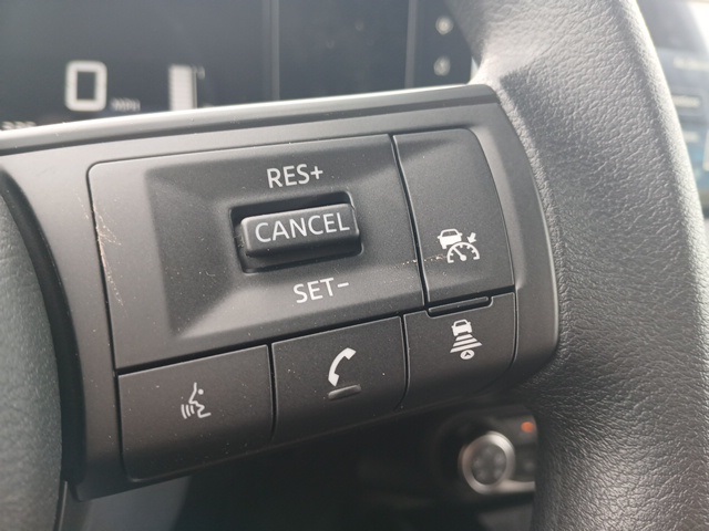 Vehicle image 34 of 69